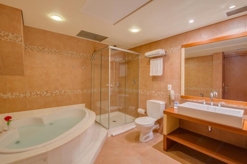 exclusive suite | bathroom | free toiletries, hair dryer, towels, soap