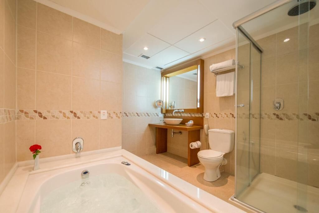 premium suite | bathroom | free toiletries, hair dryer, towels, soap