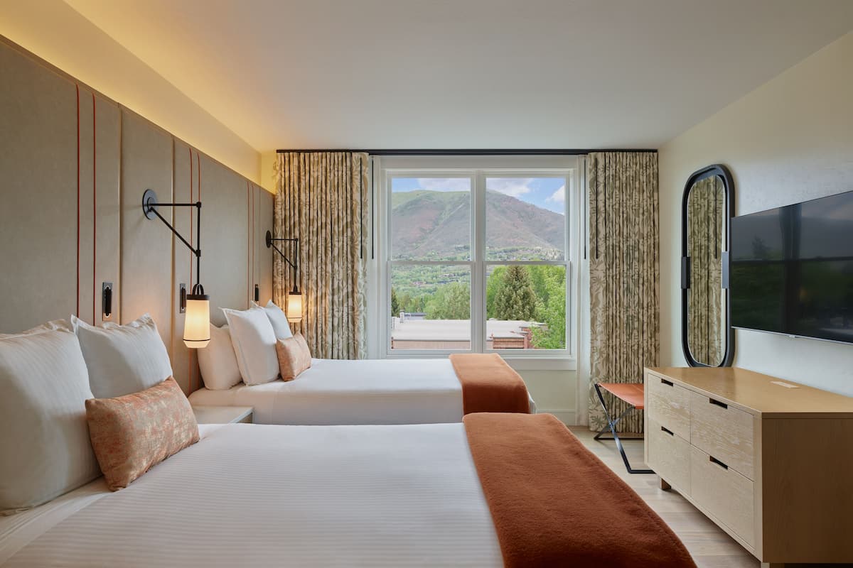 penthouse, 2 bedrooms (suite) | premium bedding, in-room safe, laptop workspace, blackout curtains