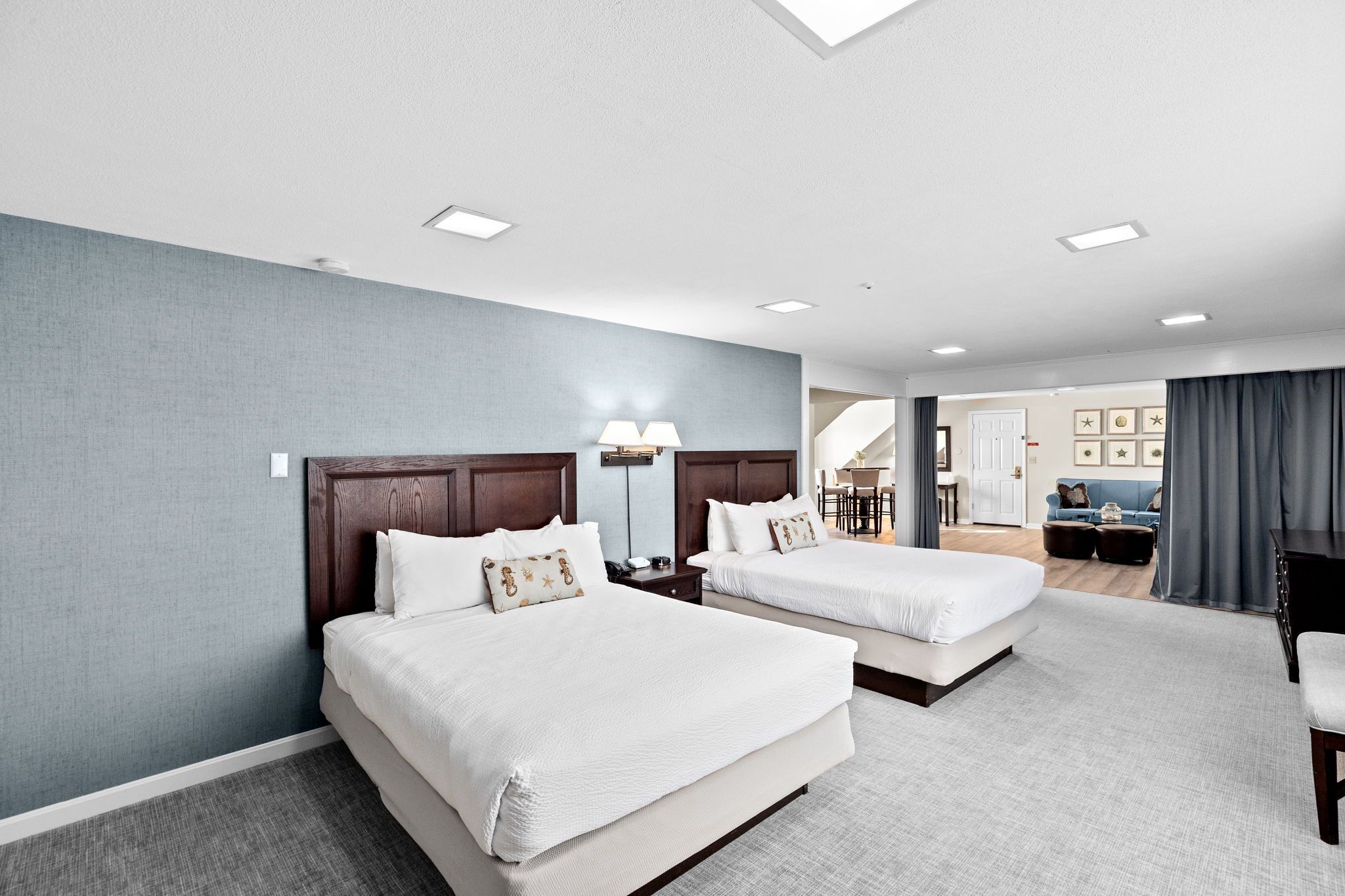 Standard Suite, 2 Queen Beds, Non Smoking, Harbour View | Premium bedding, blackout curtains, iron/ironing board, cots/infant beds