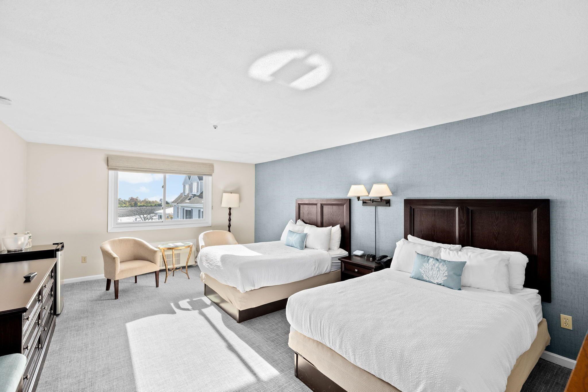 Standard Room, 2 Double Beds, Non Smoking, Harbour View | Premium bedding, blackout curtains, iron/ironing board, cots/infant beds