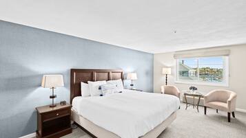 Standard Room, 1 King Bed, Non Smoking, Harbor View | Premium bedding, blackout drapes, iron/ironing board, cribs/infant beds