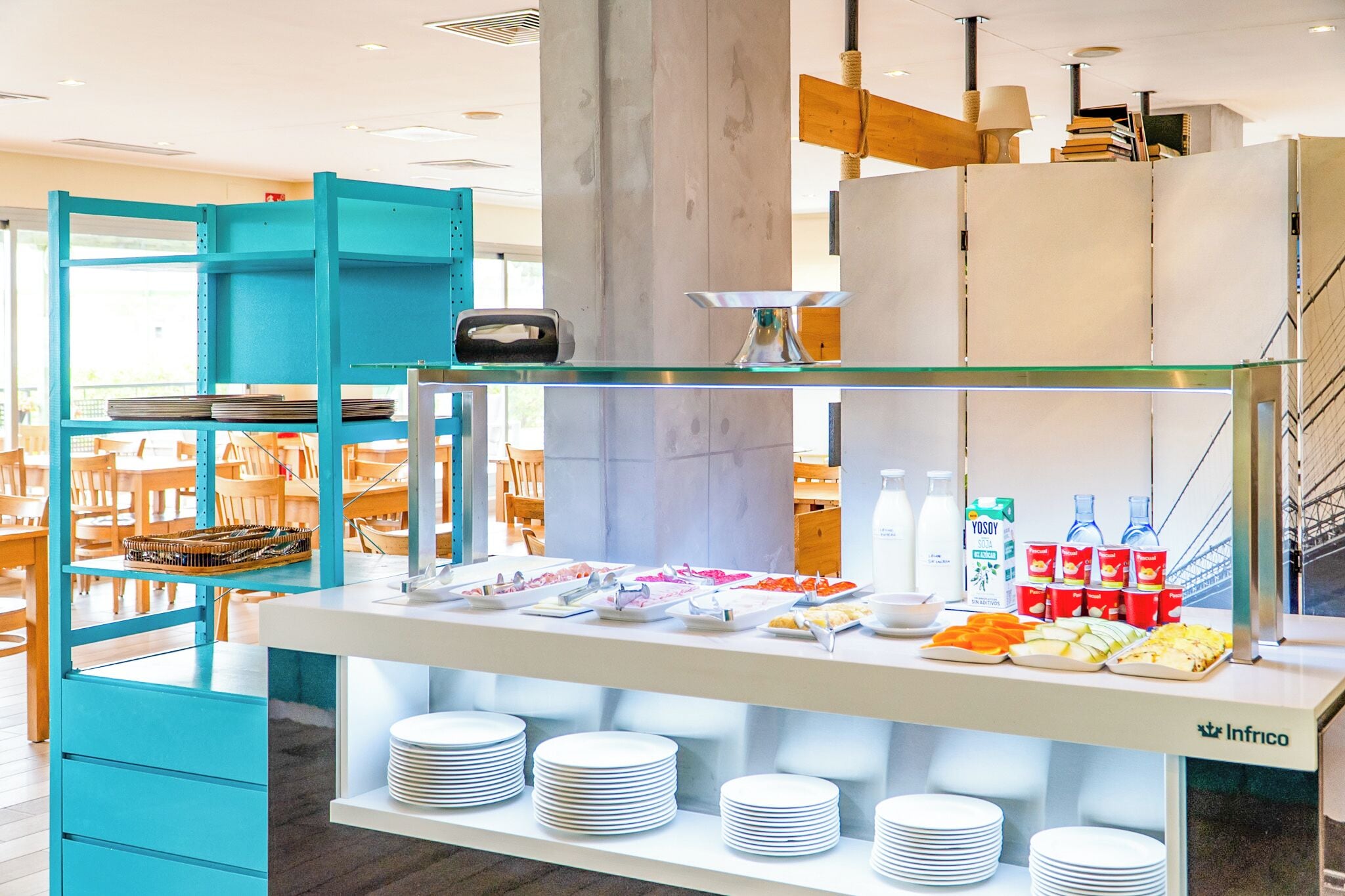 Desayuno buffet todos los días (EUR 12 por persona) 