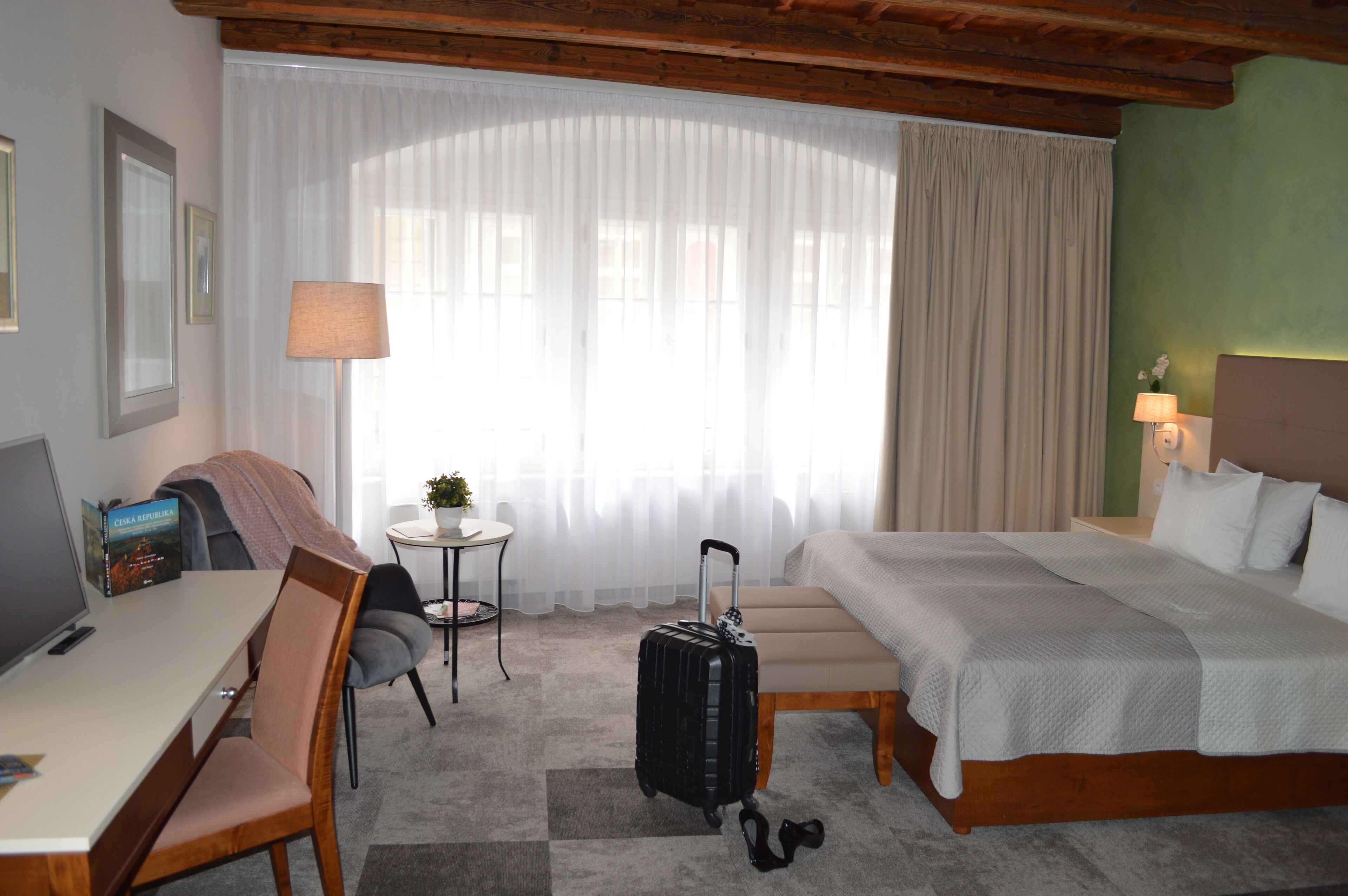 superior double room | 1 bedroom, hypo-allergenic bedding, in-room safe, desk