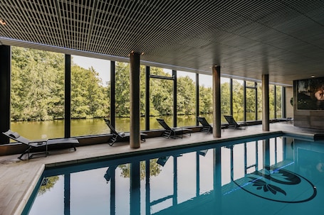 Una piscina techada