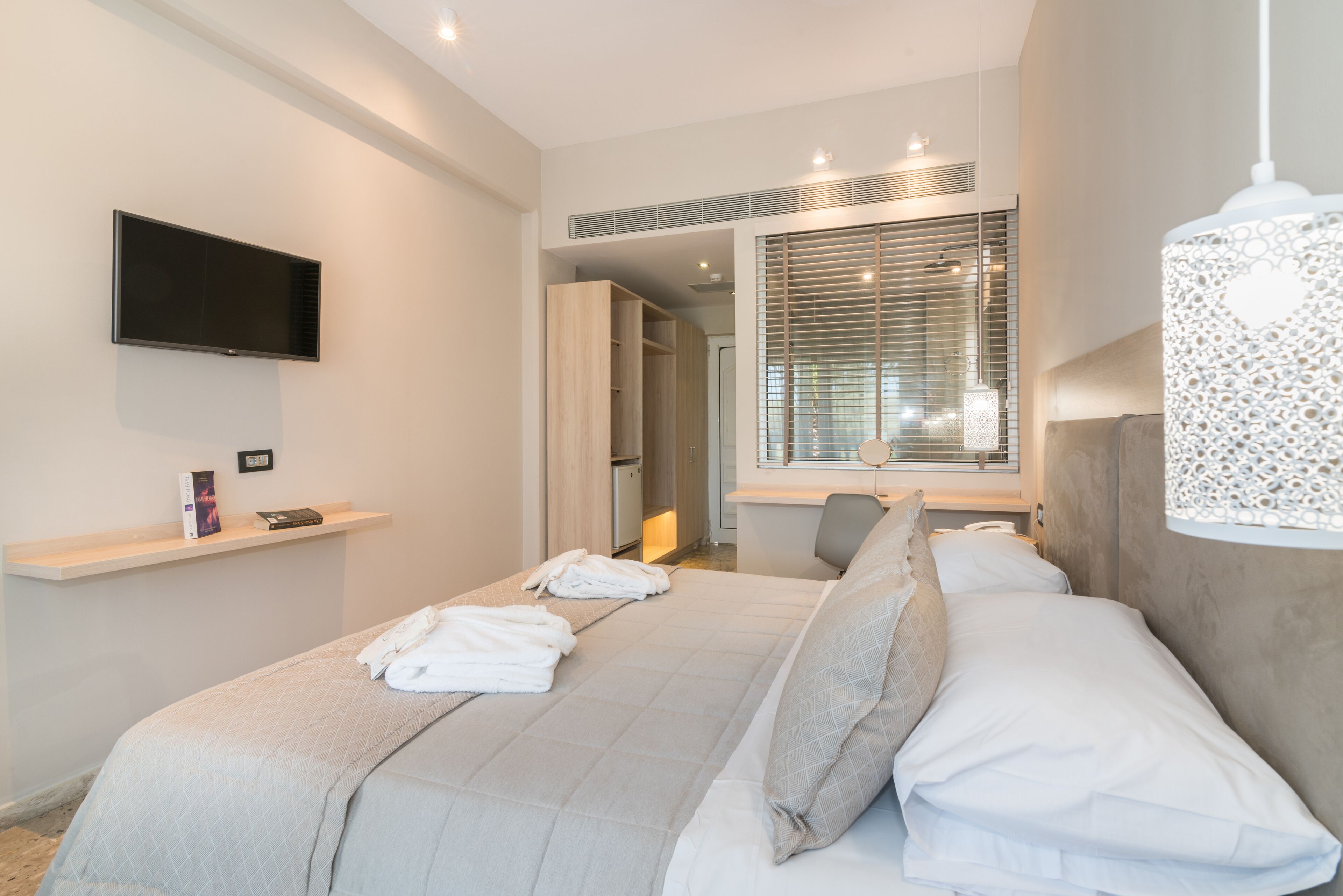 deluxe room, garden view | select comfort beds, in-room safe, free cots/infant beds, free wifi