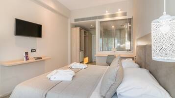 Deluxe Room, Garden View | Select Comfort beds, in-room safe, free cribs/infant beds, free WiFi