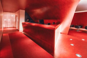 Reception - Hotel Q (Berlin)