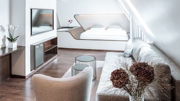 Junior Suite | Wohnbereich | Fernseher