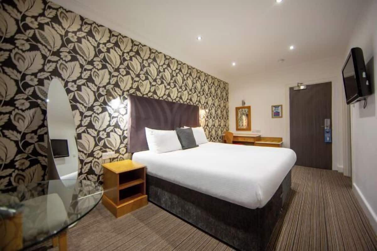 1 bedroom, desk, iron/ironing board, free WiFi
