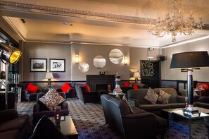 Bar (on property) - The Cumberland Hotel - OCEANA COLLECTION (Bournemouth)