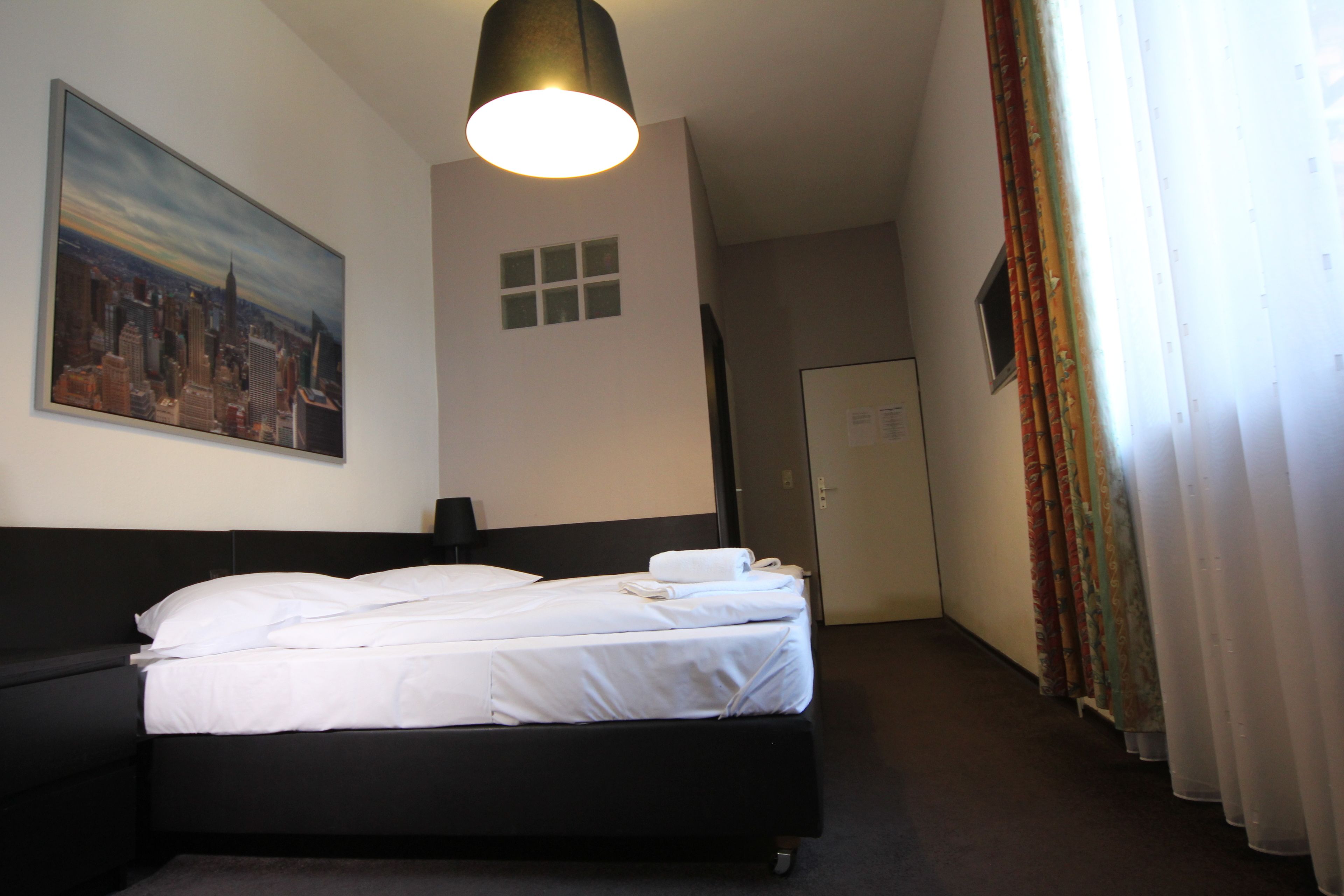 Photo - Carlton Hotel