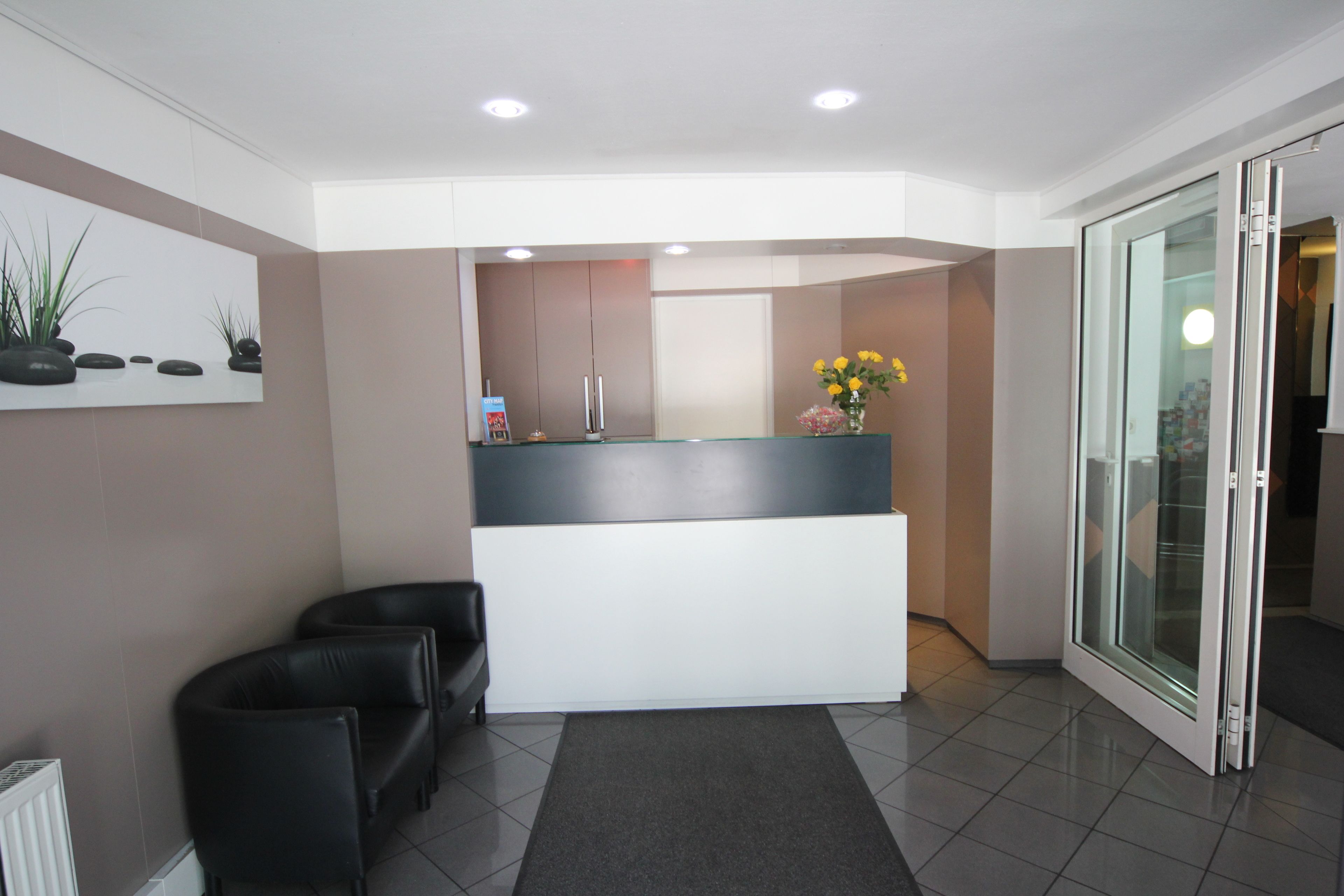 Photo - Carlton Hotel