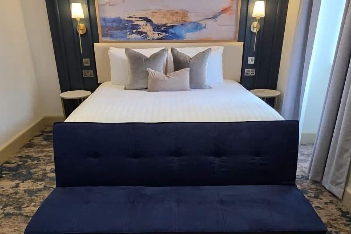 Hypo-allergenic bedding available, desk, laptop workspace