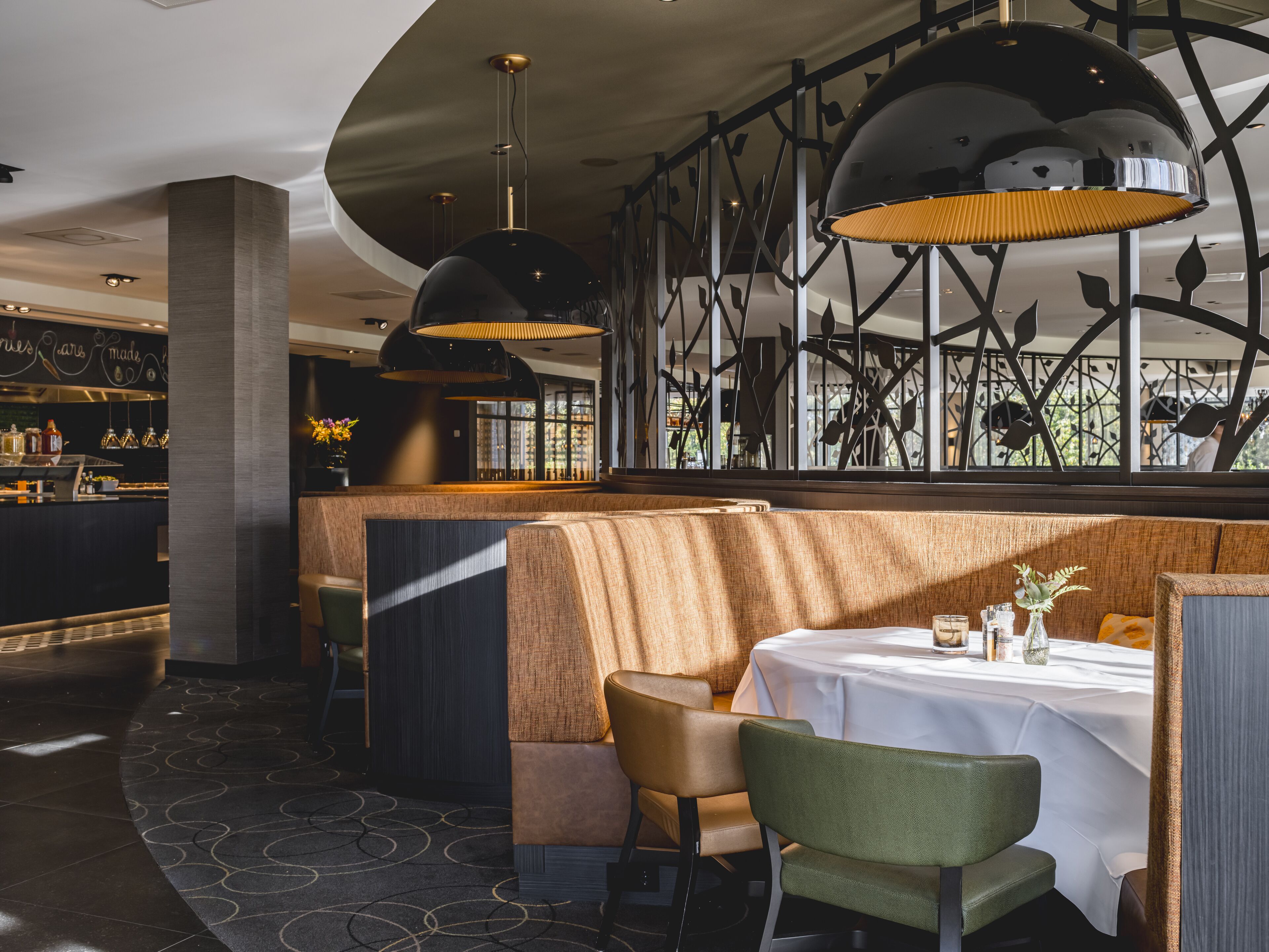 breakfast, lunch and dinner served