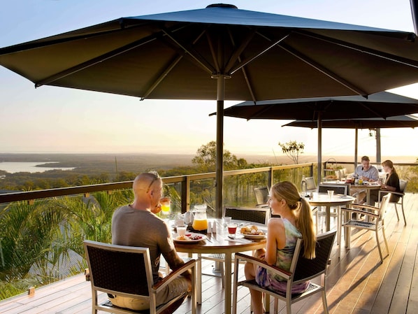 2 restaurants servant le dîner