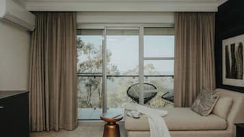 Privilege, Zimmer, 1 Queen-Bett, Bergblick