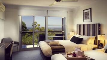 Schreibtisch, Bügeleisen/Bügelbrett, Babybetten, kostenloses WLAN