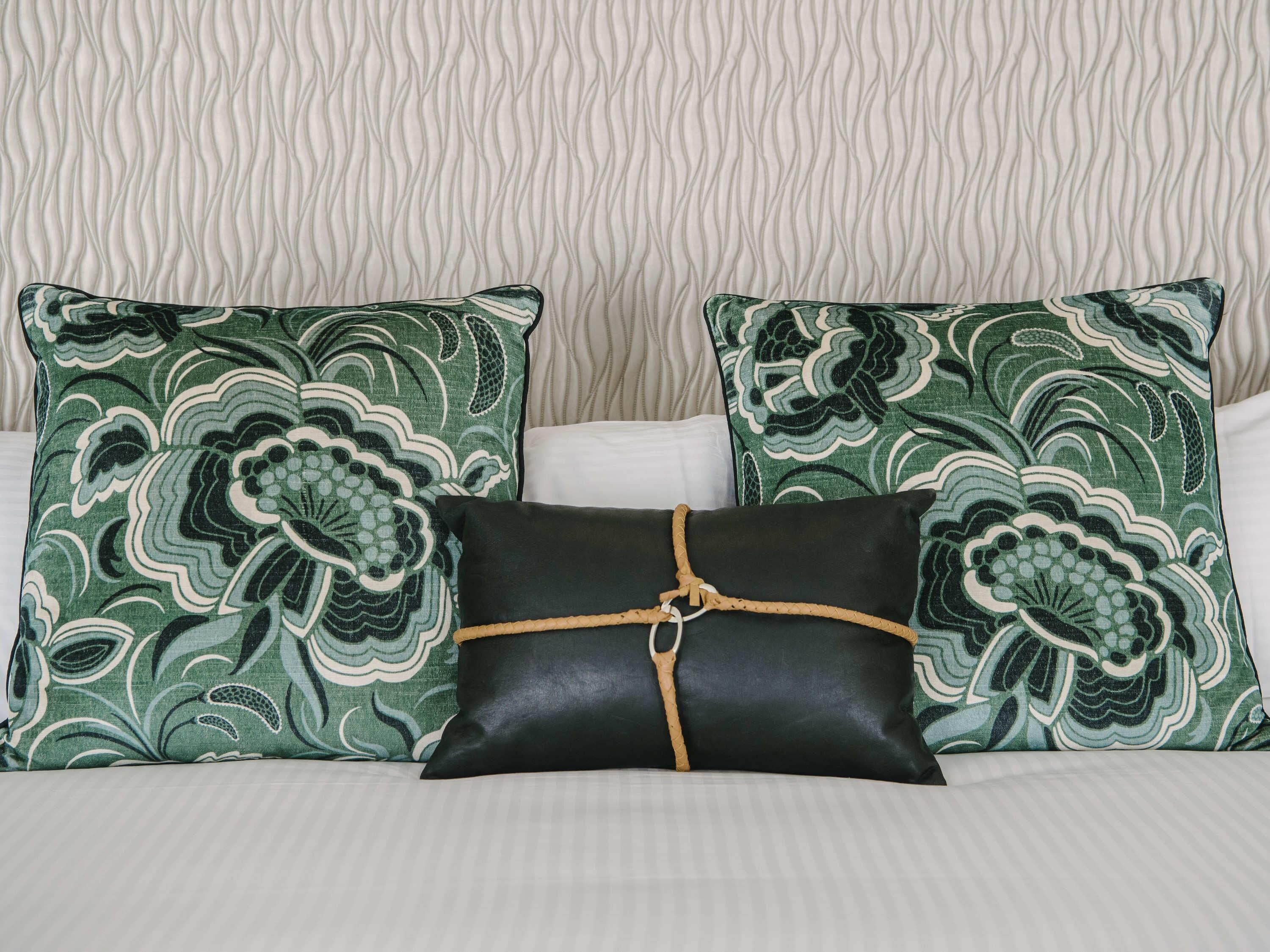 Privilege, Room, 1 Queen Bed, Mountain View