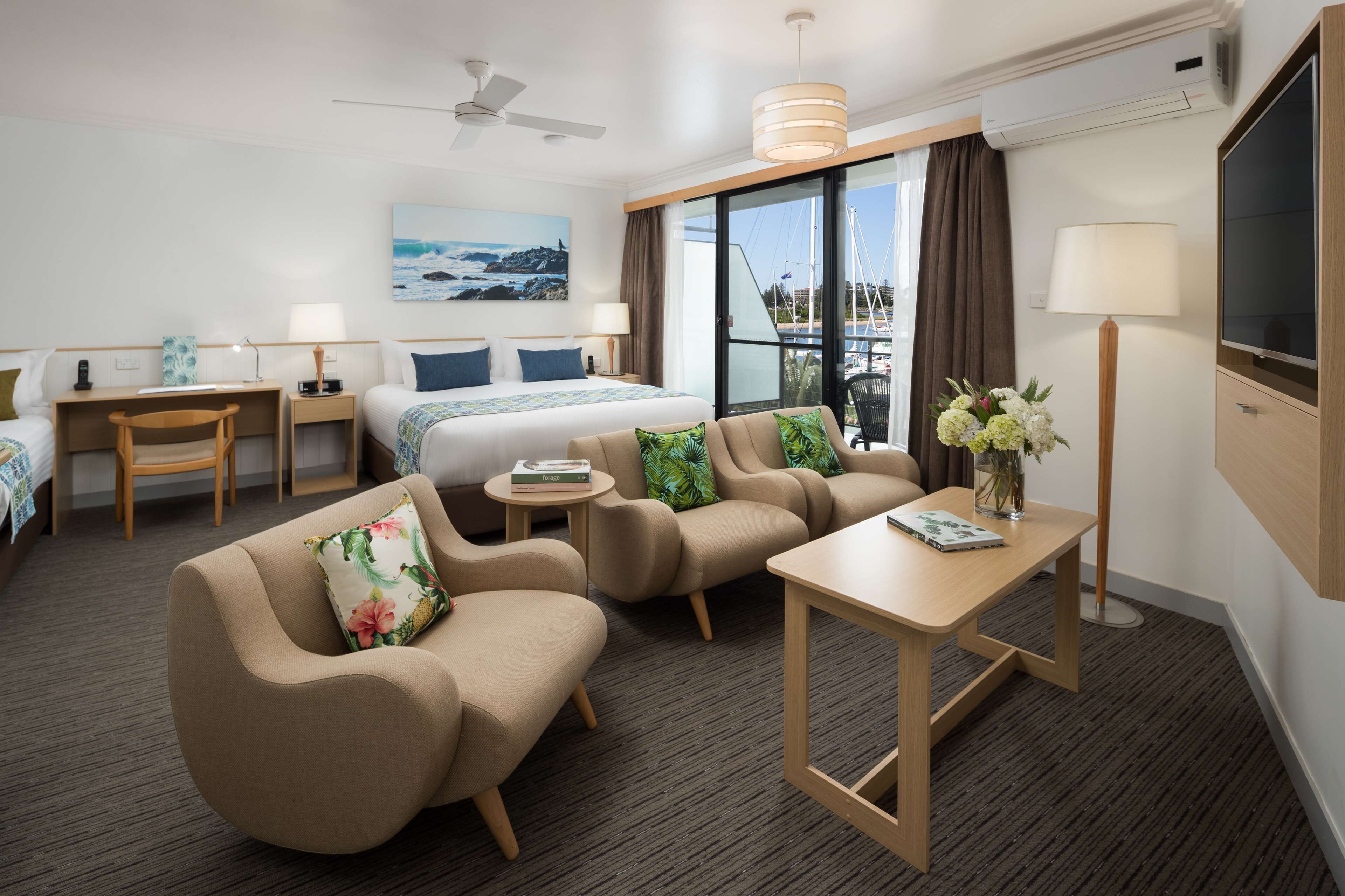 water view suite | premium bedding, minibar, in-room safe, desk