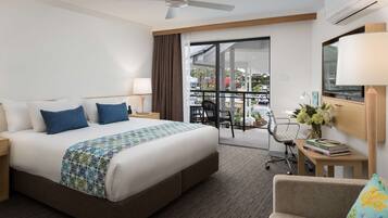 Chambre Supérieure (King) | Literie de qualité supérieure, minibar, coffres-forts dans les chambres