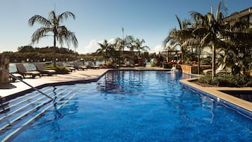 Outdoor pool, sun loungers