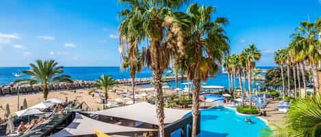 室内游泳池,室外游泳池,日光浴躺椅