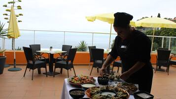 Petit déjeuner buffet compris tous les jours