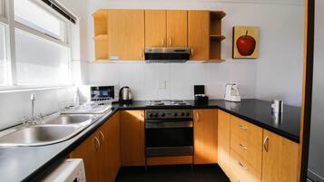 Classic-Apartment, 1 Schlafzimmer | Eigene Küche | Kühlschrank, Mikrowelle, Wasserkocher mit Kaffee-/Teezubehör