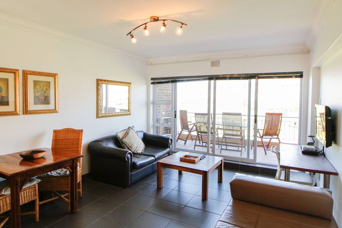 Standard Apartment, 2 Bedrooms | Living area