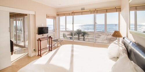 Mouille Point Village