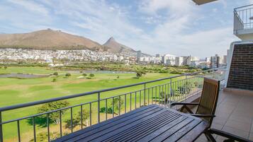 Classic-Apartment, 1 Schlafzimmer | Balkon
