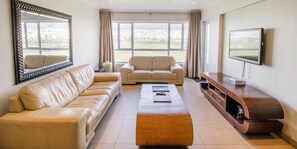 บริเวณนั่งเล่น | ทีวี