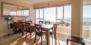 Appartement Luxe, 2 chambres | Coffres-forts dans les chambres, fer et planche à repasser