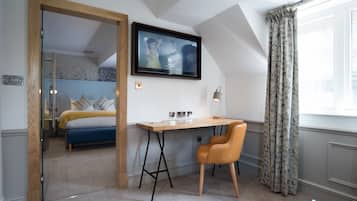 1 habitación, ropa de cama de alta calidad y escritorio