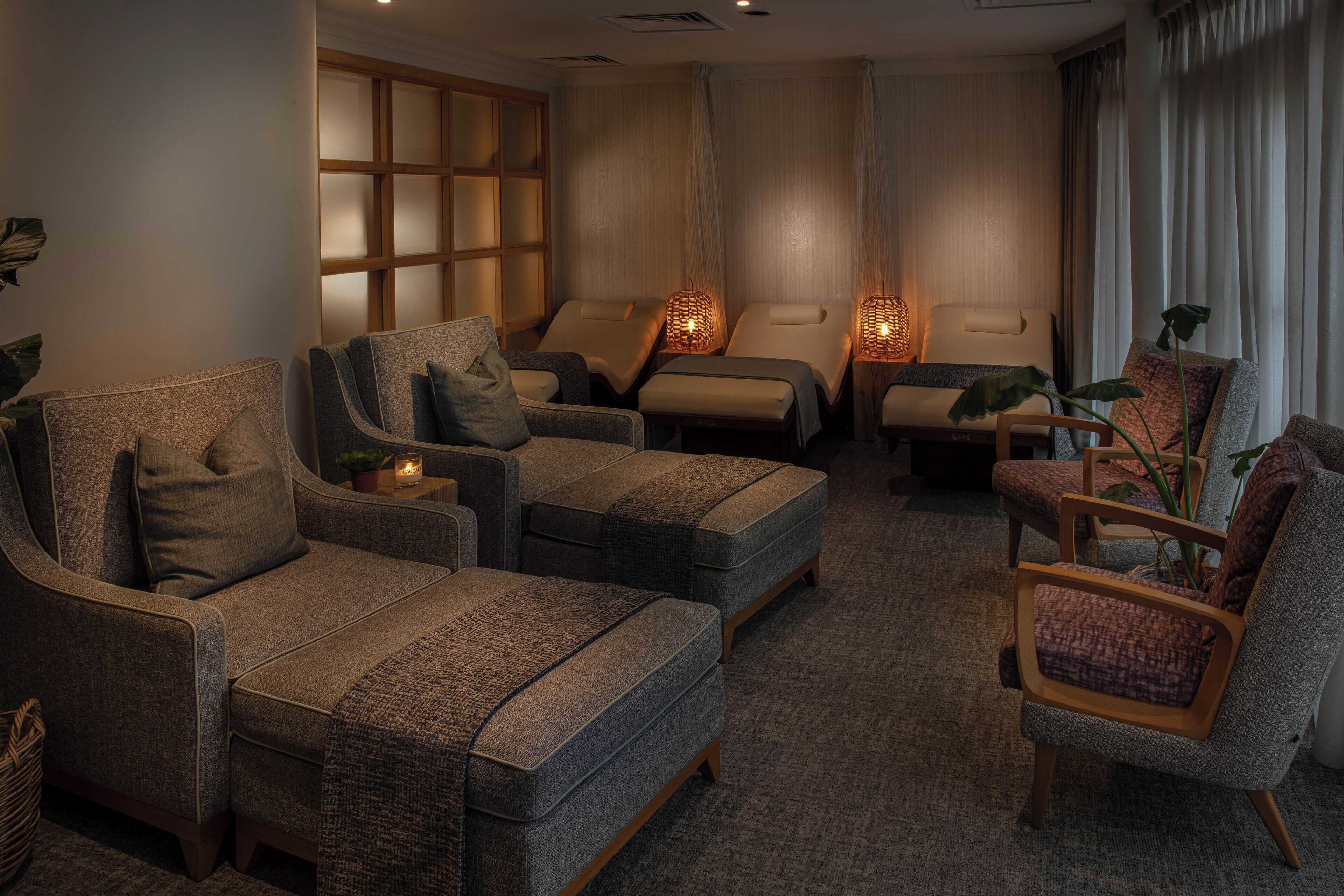 Couples treatment rooms, sauna, hot tub, steam room, body treatments
