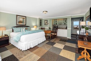 Partial Ocean View King Room - Ocean Inn on Nantasket Beach (Hull)