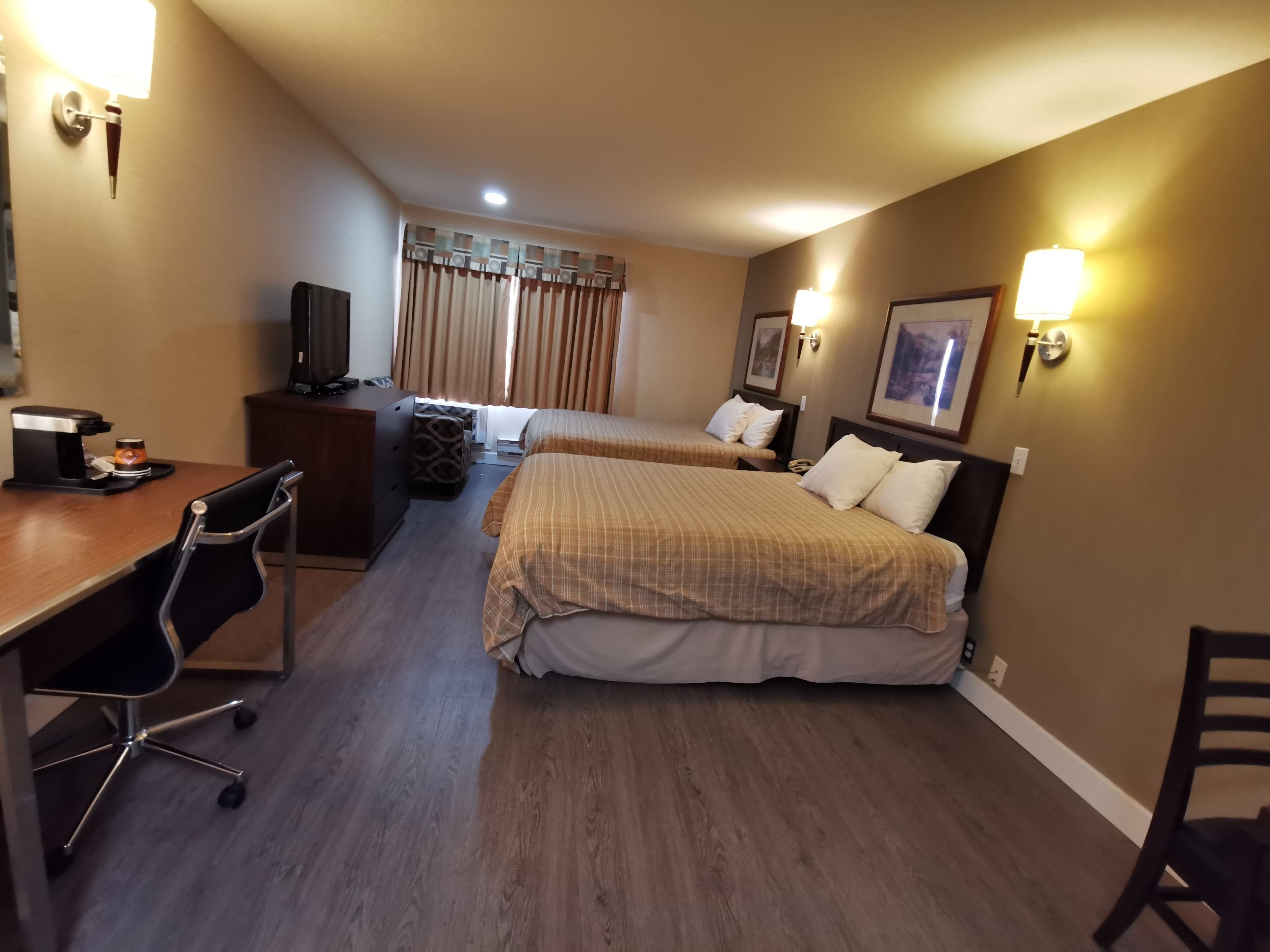 Ropa de cama de alta calidad y escritorio