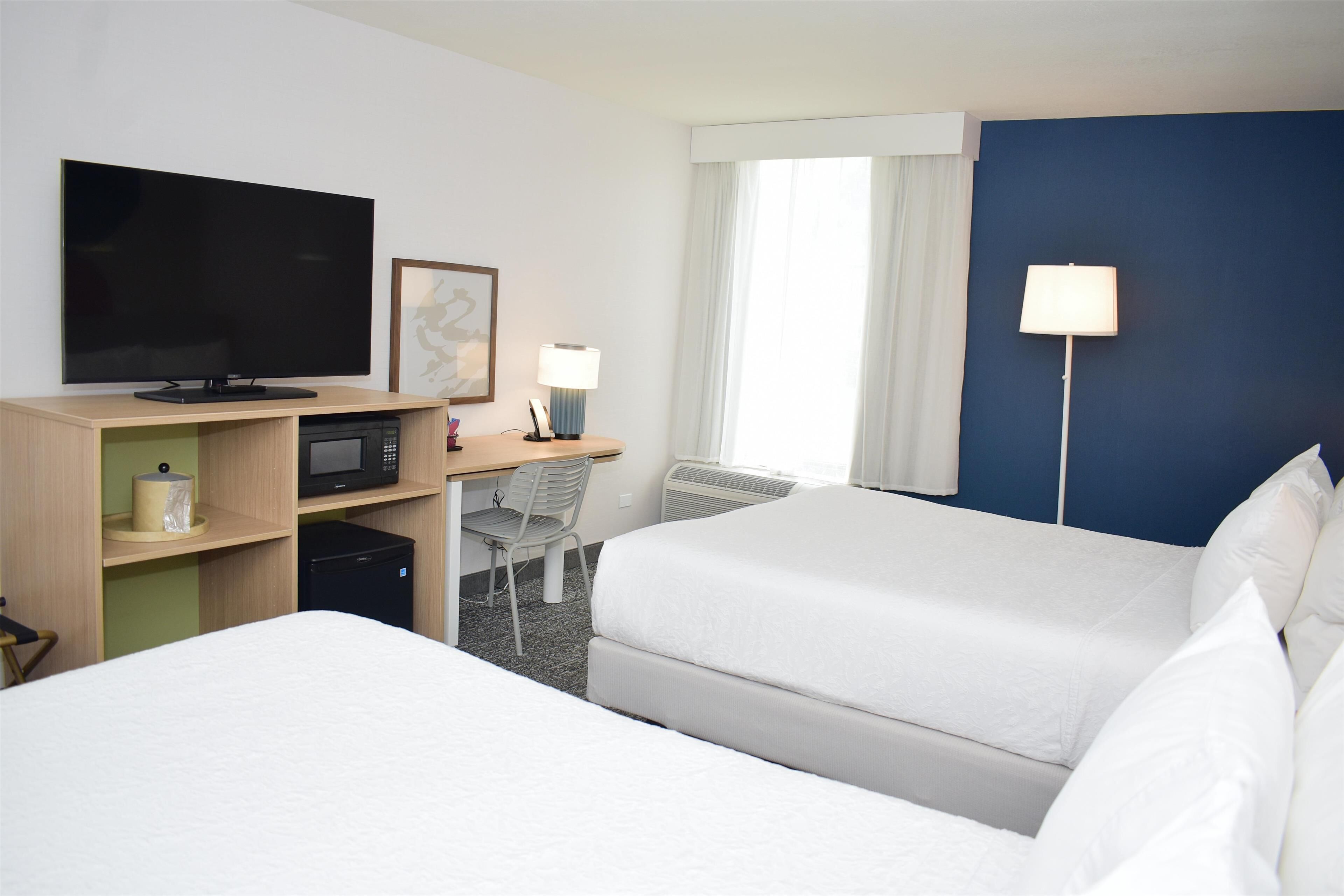 premium bedding, in-room safe, desk, laptop workspace