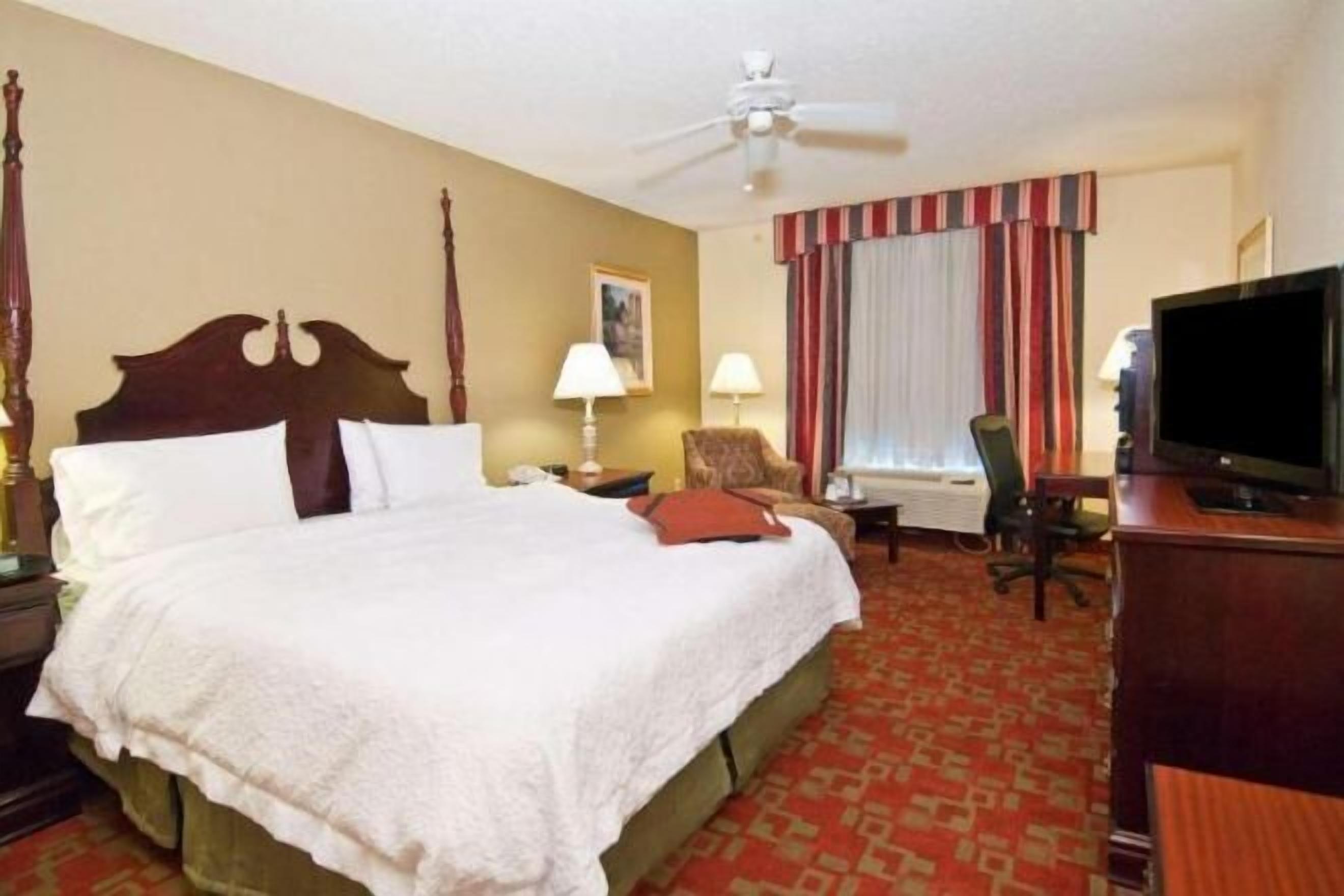 Coffres-forts dans les chambres, fer et planche à repasser