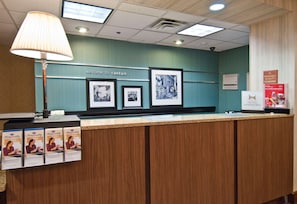 Reception - Hampton Inn Canton (Canton)