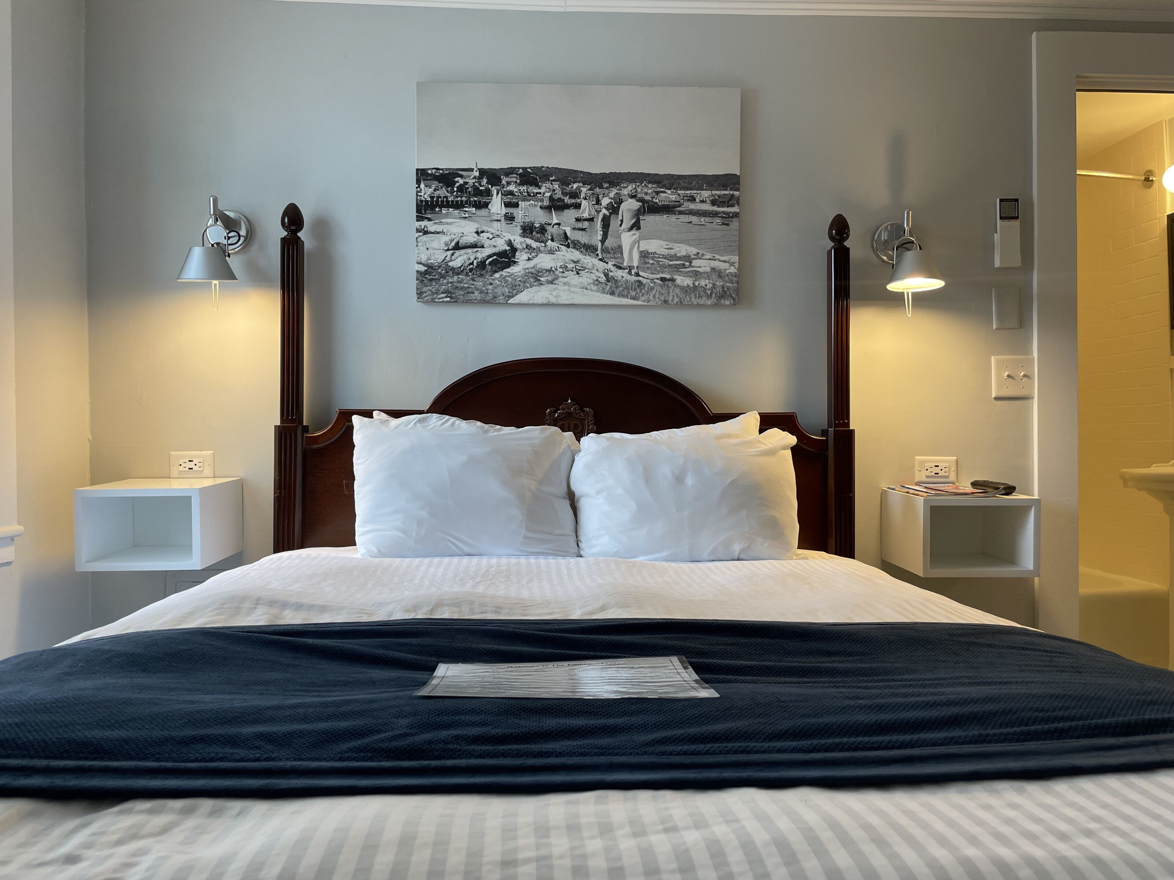 206 charming queen | 1 bedroom, premium bedding, individually decorated