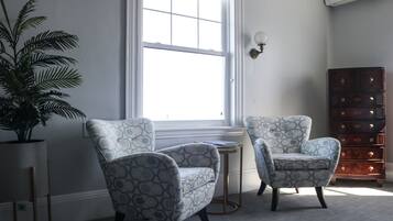 Seaside King Deluxe | Premium bedding, individually decorated, individually furnished