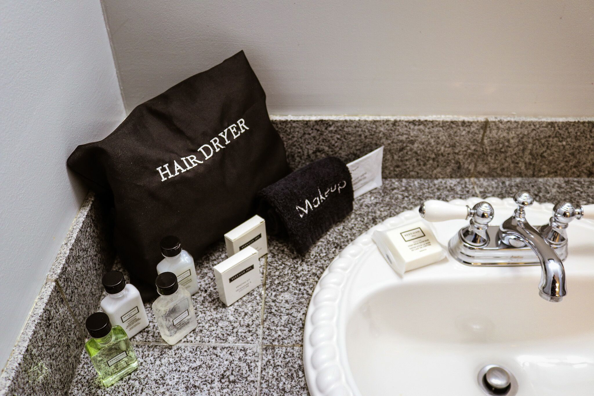 101 rockport suite | bathroom | combined shower/bathtub, designer toiletries, hair dryer, bathrobes