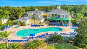 4 outdoor pools