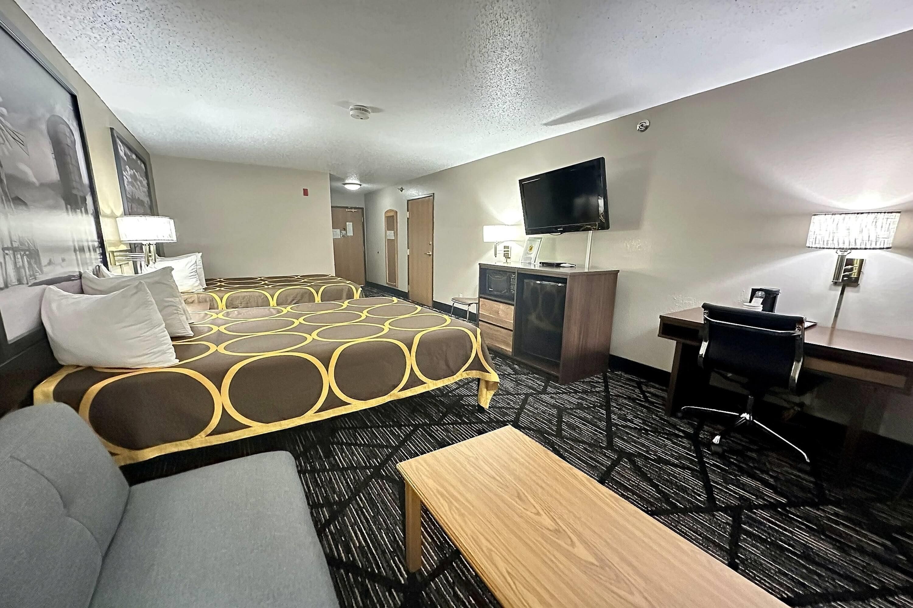 Phòng, 2 giường cỡ queen, không hút thuốc | Trang trí khác biệt, trang bị nội thất với thiết kế riêng biệt, bàn 