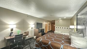 Studiosuite, 1Â King-Bett, Nichtraucher | Individuell dekoriert, individuell eingerichtet, Schreibtisch