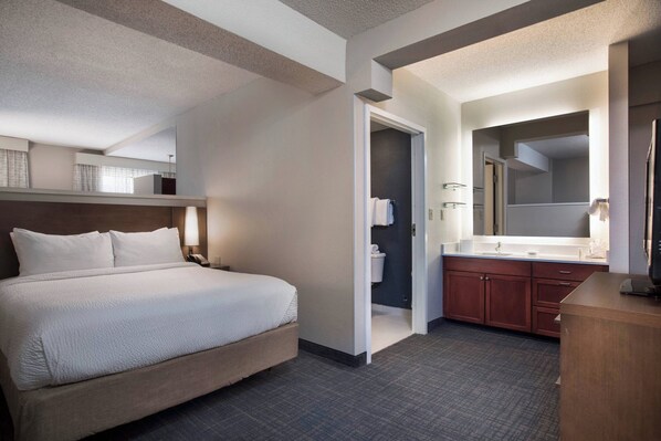 Studio, 1 Queen Bed with Sofa bed (Extended) | Premium bedding, in-room safe, desk, blackout drapes - Residence Inn by Marriott Memphis Downtown (Memphis)