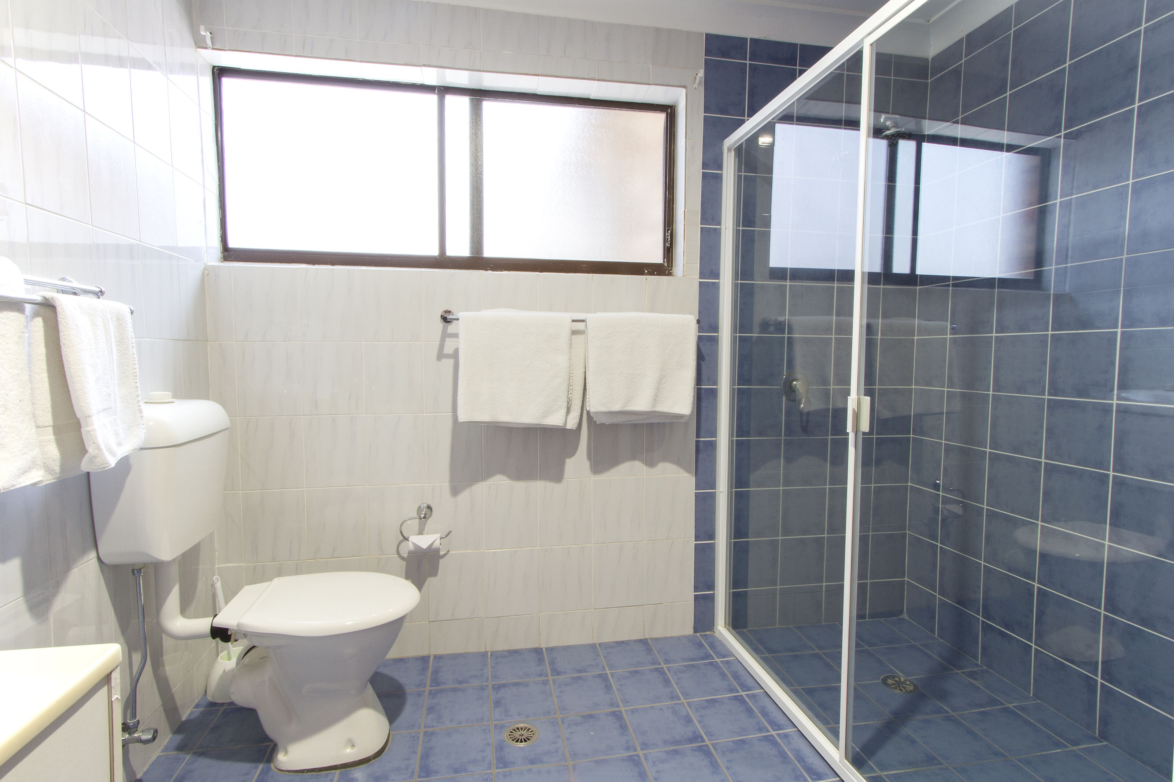 family unit 2 bedrooms | bathroom | free toiletries, hair dryer, towels