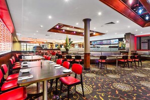 2 Restaurants; Frühstück, Mittagessen und Abendessen werden serviert